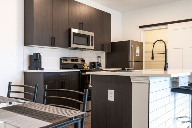 Building Photo - 5821 Elevated Wy