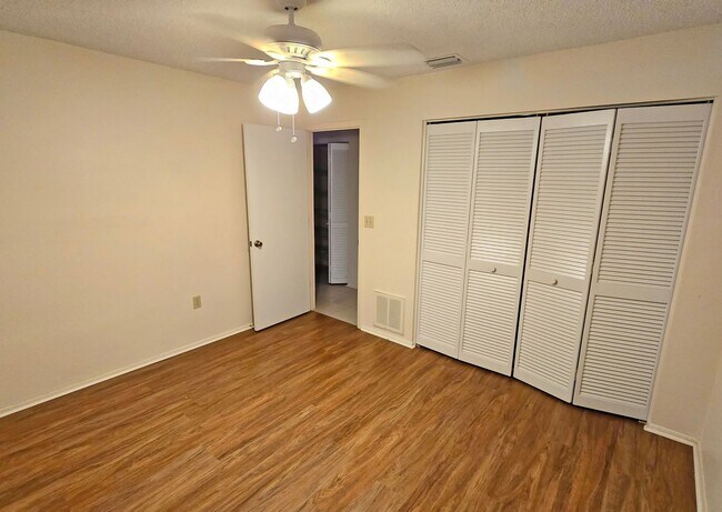 Building Photo - 6545 Waterford Cir
