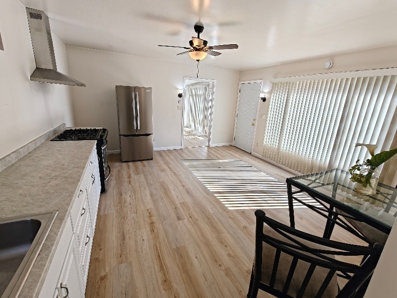 Building Photo - 955 Via Solana