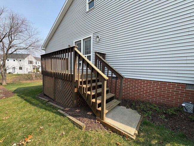 Building Photo - Duplex for Rent