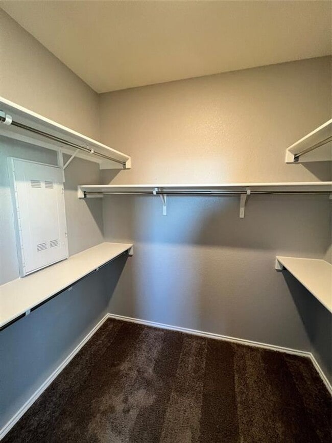 Building Photo - Del Valle Sundance Crossing / 4 bedrooms, 2 baths, 1 story home / Like New built 2021 / Refrigera...
