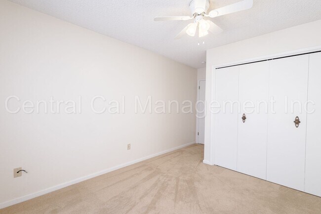 Building Photo - 3 Bedroom/2 Bath with a Pool - $2295 Per Month!