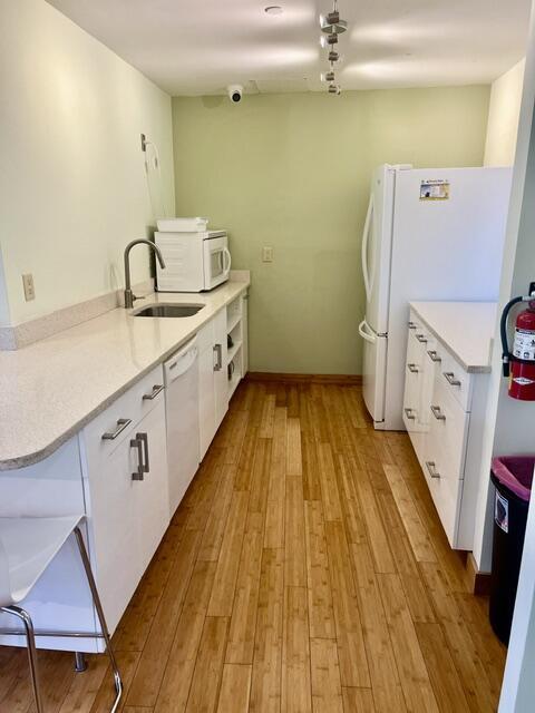 Building Photo - 5200 N Flagler Dr