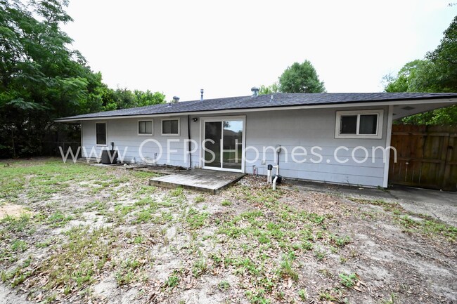 Building Photo - AVAILABLE NOW!