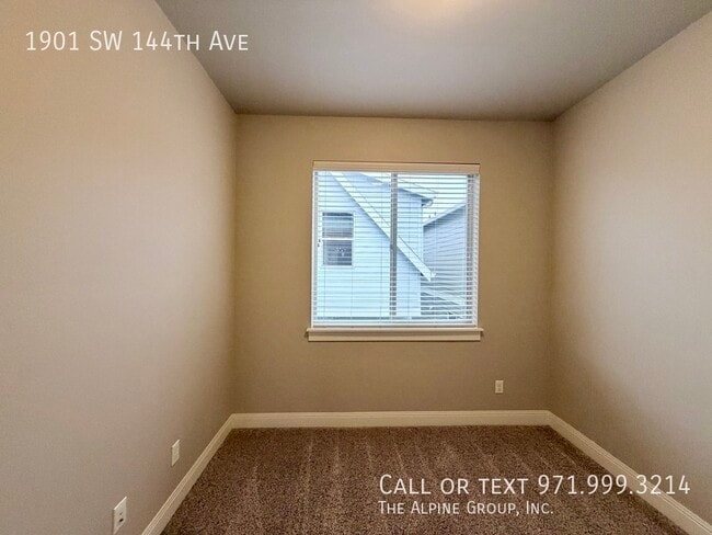 Building Photo - 1901 SW 144th Ave
