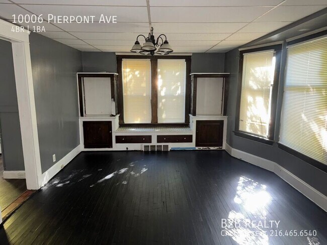 Building Photo - 10006 Pierpont Ave