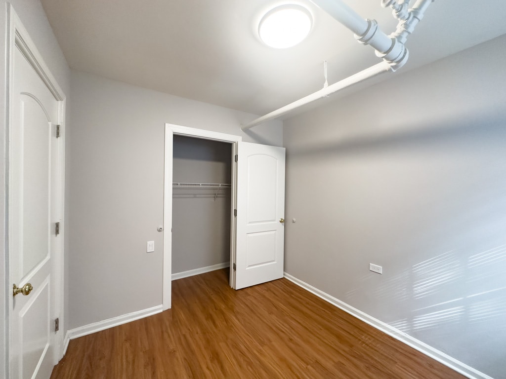 Building Photo - 5748 N Winthrop Ave