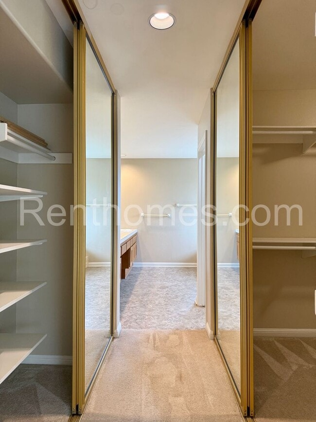 Building Photo - 12613 Crest Knolls Ct