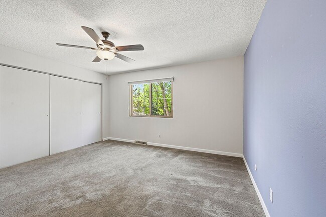 Building Photo - Spacious Townhome in Arvada