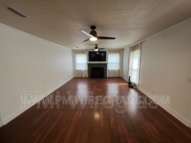 Building Photo - 106 Highland Dr