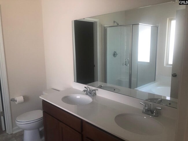 Building Photo - 1057 Roscoe Rd