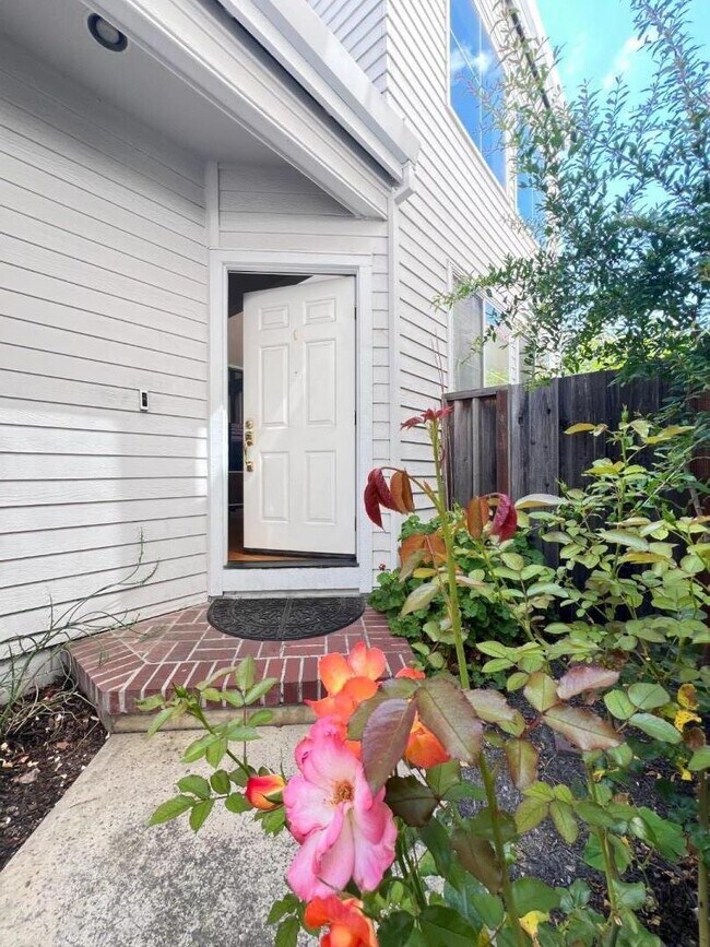 Building Photo - 2052 Jamison Pl