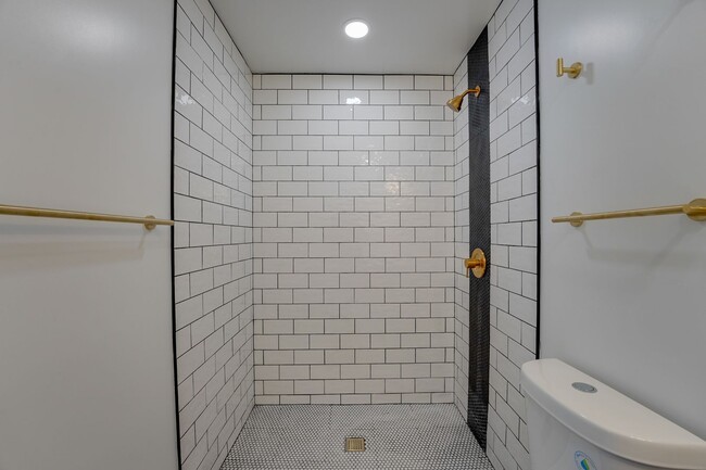 Interior Photo - The Leland I