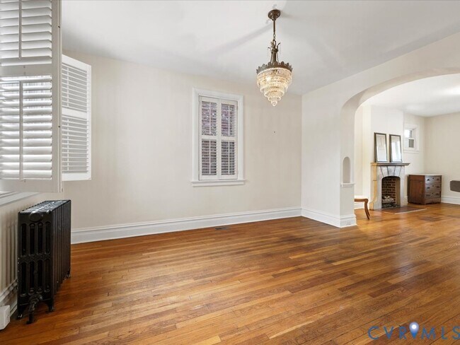 Building Photo - 3319 W Grace St