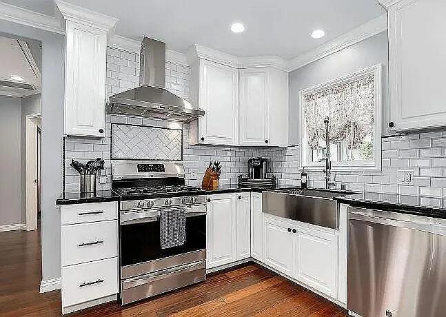 Building Photo - 13927 Leibacher Ave