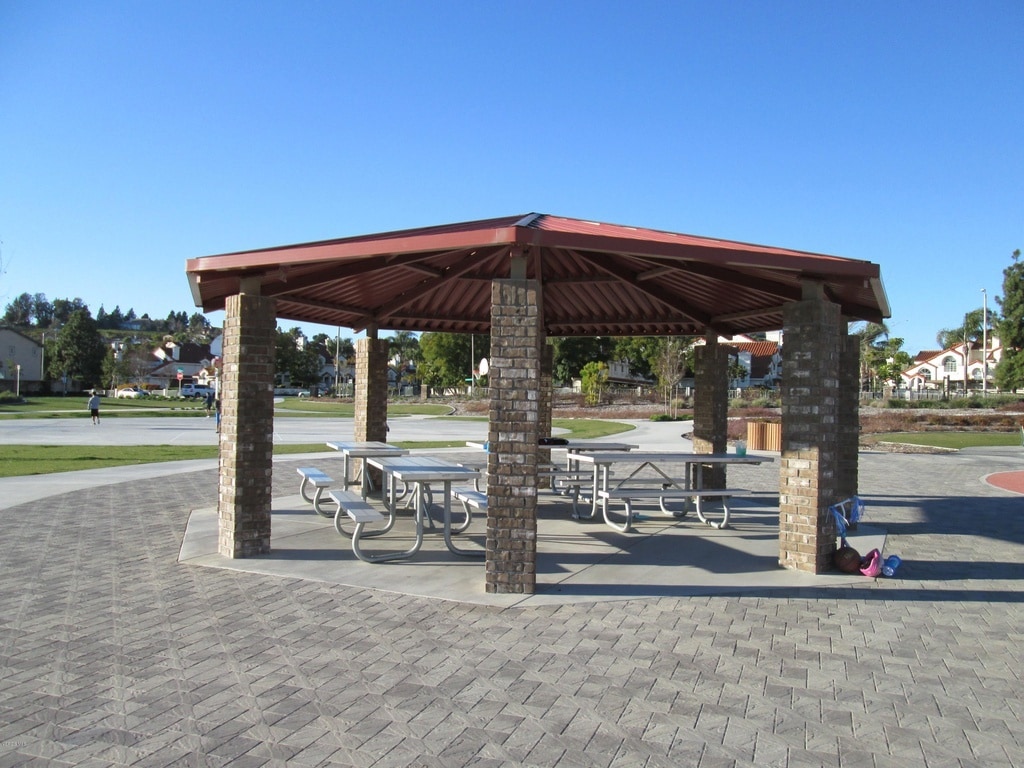 Building Photo - 523 Pioneer St