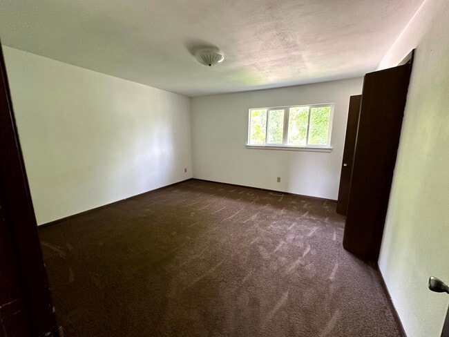 Building Photo - 111 Pin Oak Dr