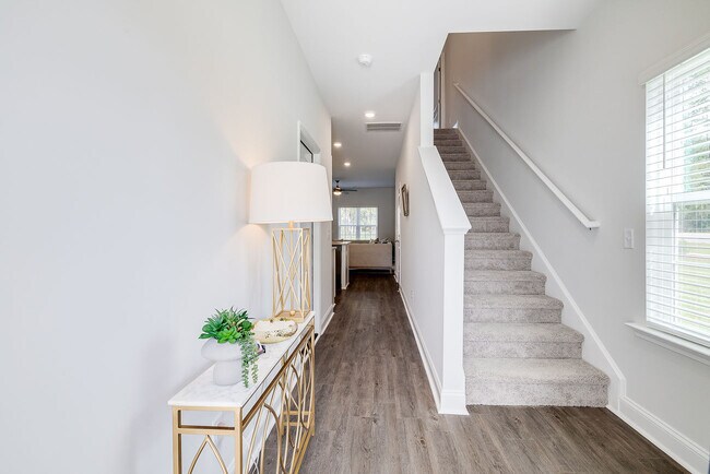 Building Photo - 127 Belleau Woods Cir