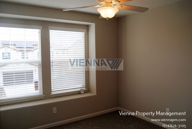 Building Photo - 4331 Gentry Wy