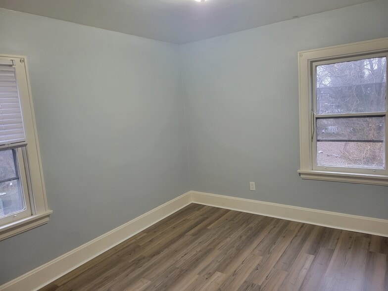 Building Photo - 20 Glenwood Ave