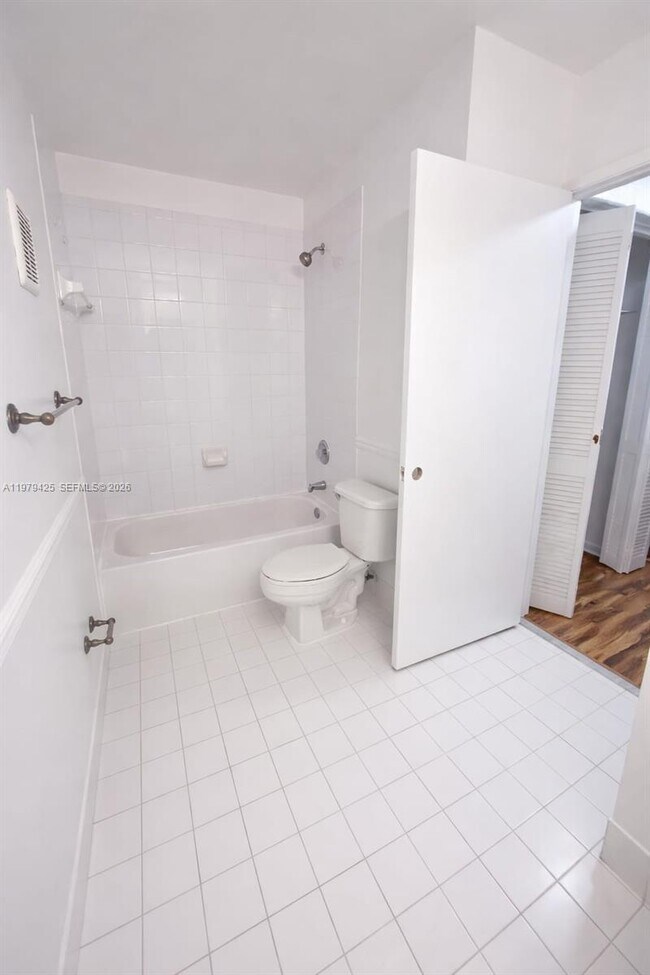 Building Photo - 15761 SW 137th Ave