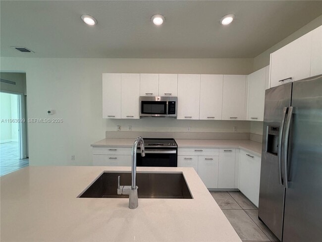 Building Photo - 4640 NW 84th Ave