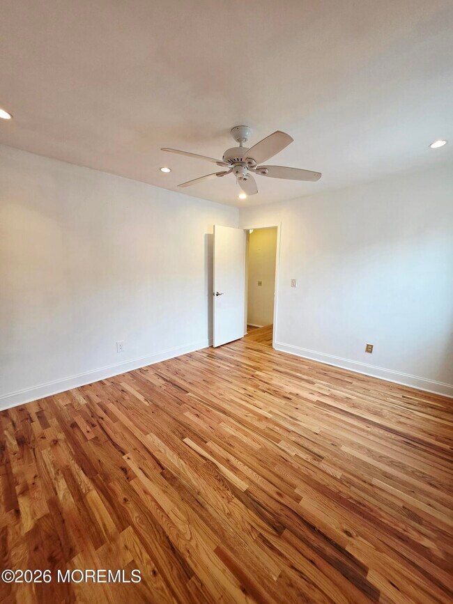 Building Photo - 97 Cotswold Cir