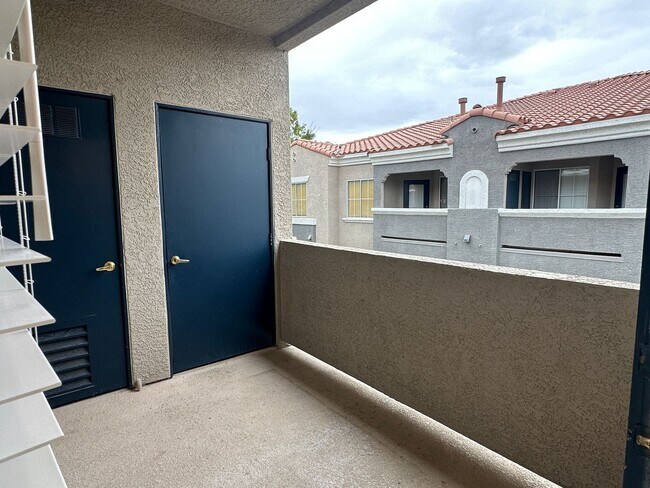 Building Photo - BEAUTIFUL 3BD/2BATH CONDO!