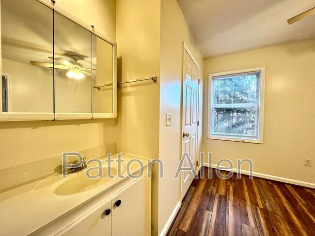 Building Photo - 109 Citadel Dr