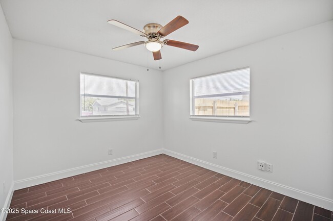Building Photo - 1140 Montego Bay Dr N
