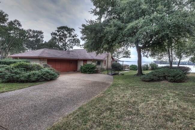 Building Photo - 10725 Joann St