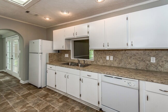 Building Photo - 973 Parkwood Ct