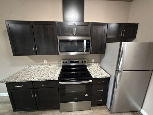 Building Photo - 4261 Hawthorne Ave NE