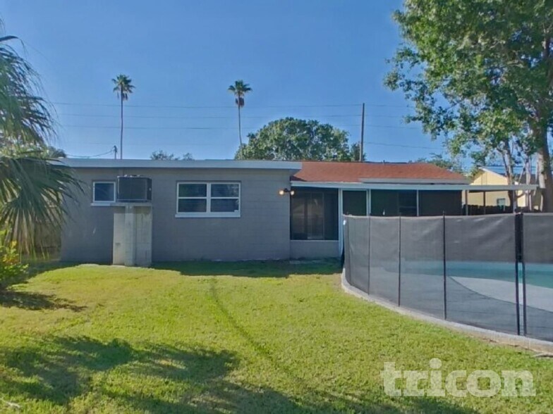 Building Photo - 201 85th Ave N