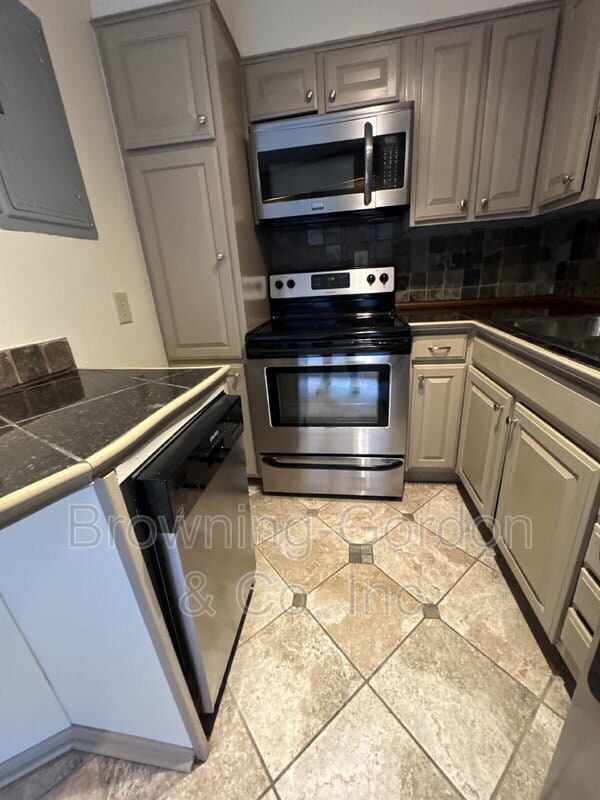 Building Photo - 201 Acklen Park Dr