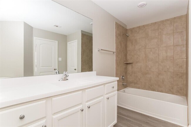 Building Photo - 27122 Leonardo Dr