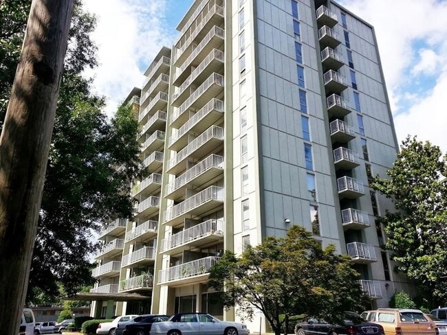 Primary Photo - Premium 1-Bedroom in Gated Community: Move...