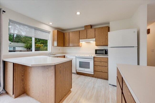 Building Photo - 3bd/2ba Bothell Home