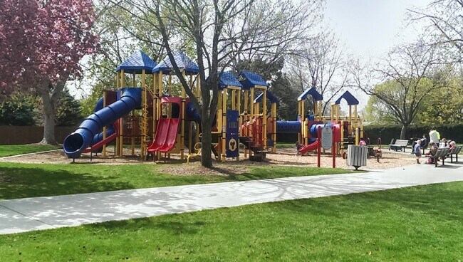 Building Photo - 2589 S Oak Leaf Ln
