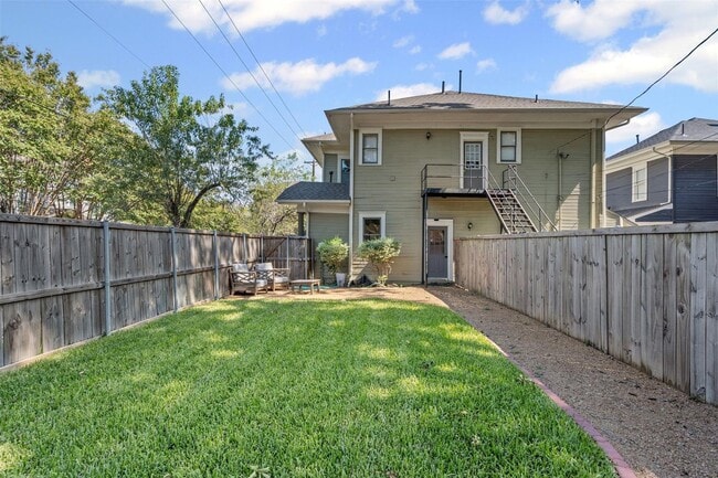 Building Photo - 301 S Edgefield Ave