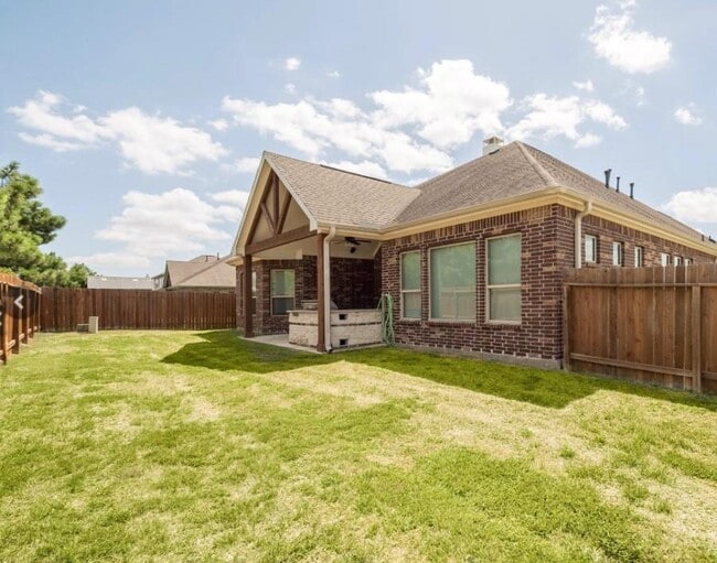 Building Photo - 26726 Grey Peregrine Dr