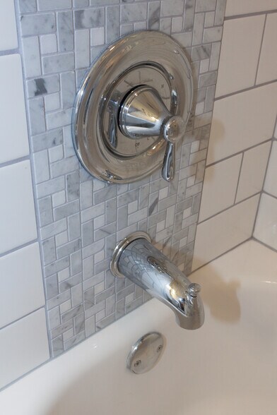 Building Photo - 415 S Revena Blvd