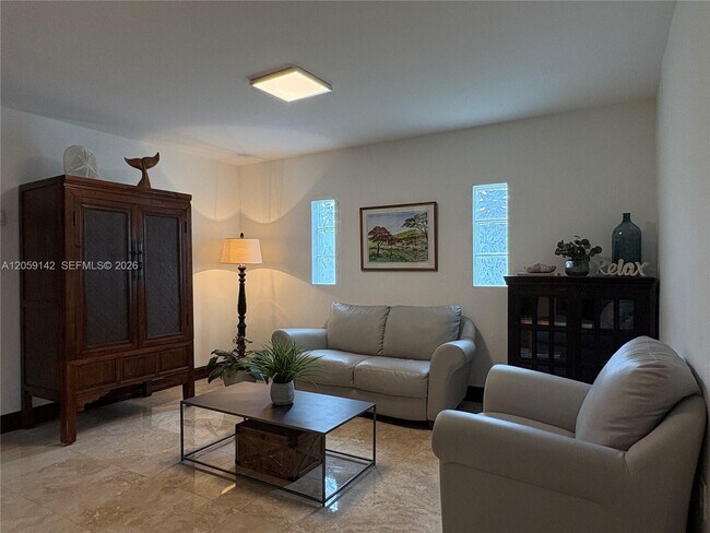 Building Photo - 6610 SW 104th Ct