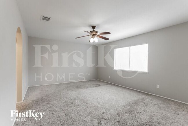 Building Photo - 2010 Eastfield Circle