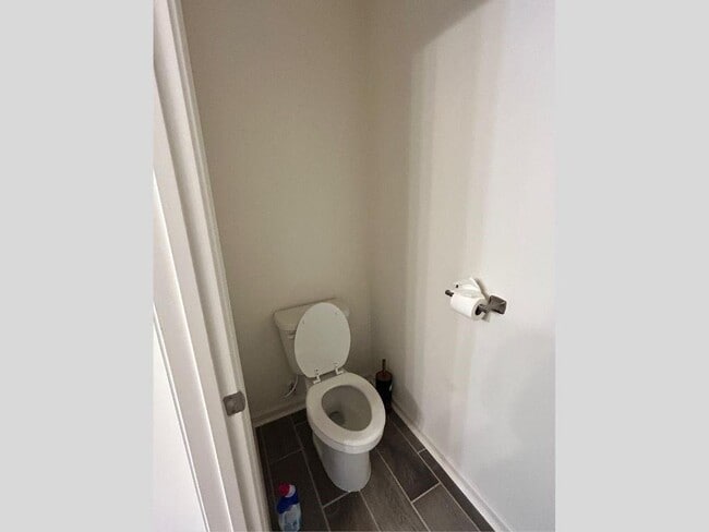 Building Photo - 1120 Trident Maple Chase