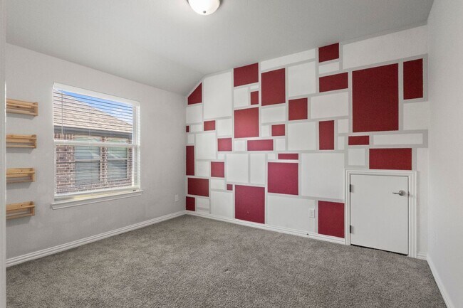 Building Photo - 4717 Dorchester Dr