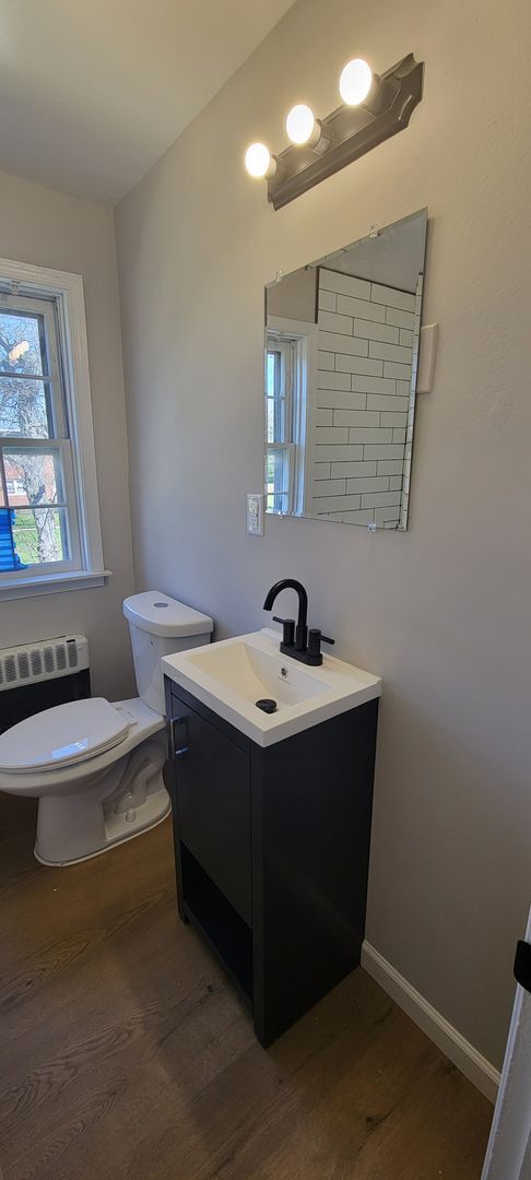 Building Photo - "Chic 1-Bedroom Condo: Your Ideal Home in ...