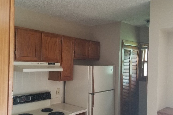 Building Photo - 4800 W 13th St N