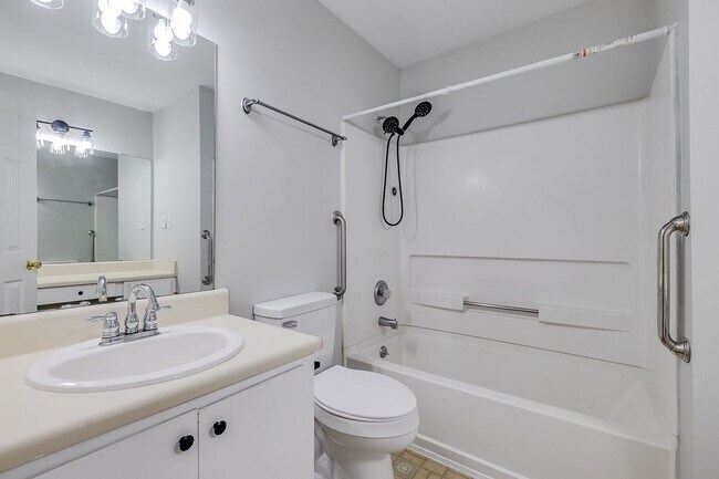 Building Photo - Spacious 3 Bedroom Home with Garage & Large Fenced Yard in Rincon