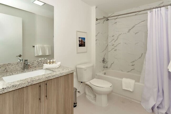 Building Photo - 1710 SW 27th Ave